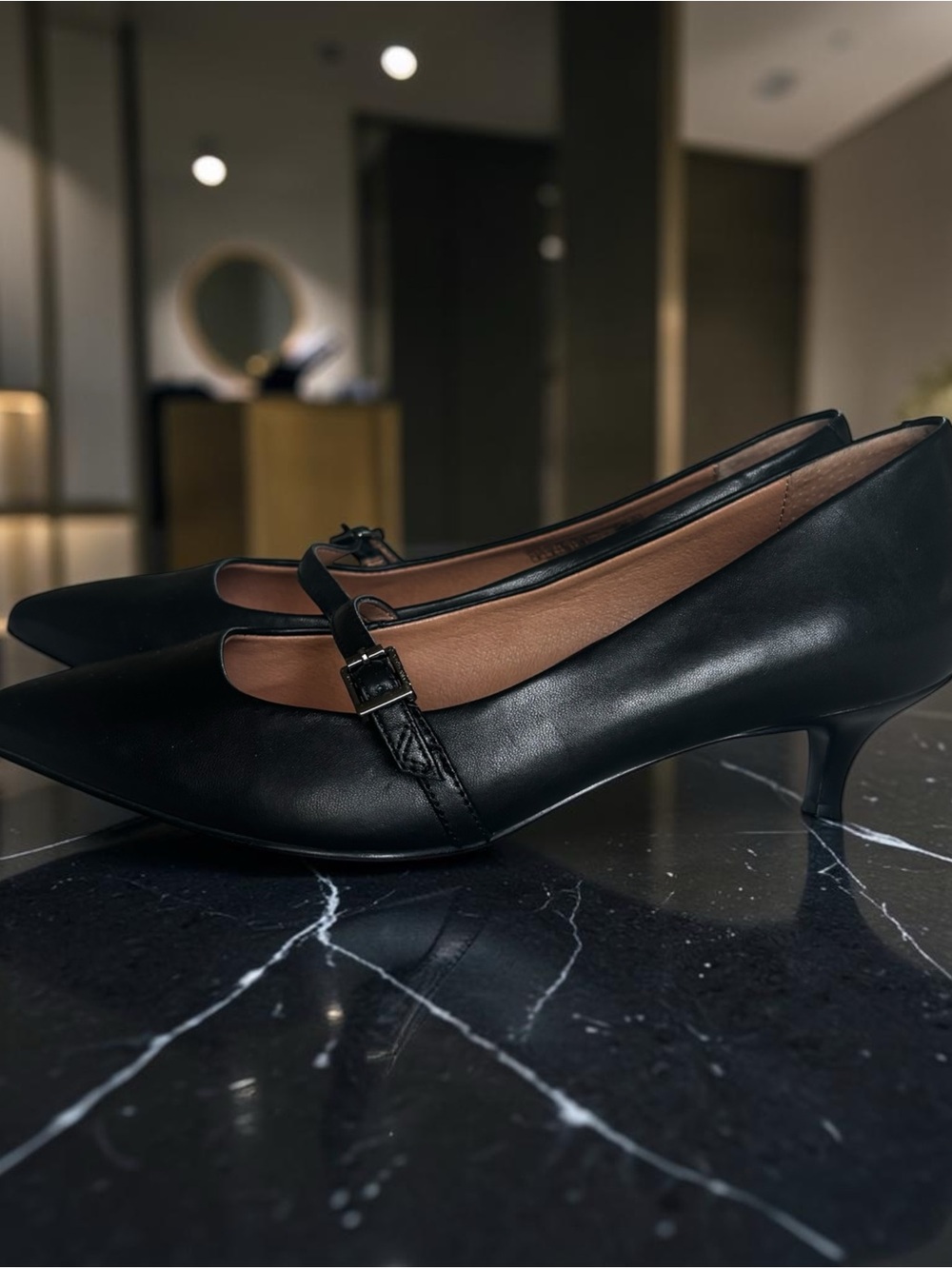 Vionic NWOT Black Leather Mary Jane Kitten Heel Pumps